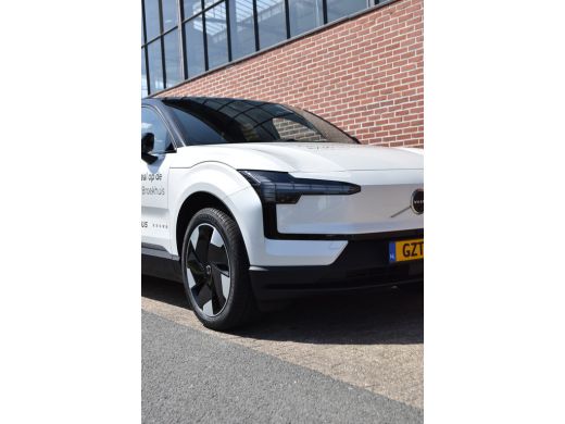 Volvo  EX30 Single Motor Extended Range Plus 69 kWh | BLIS | Achteruitrijcamera | ActivLease financial lease