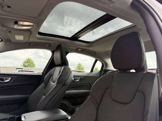 Volvo  S60 Recharge T6 AWD Ultimate Bright | Panoramadak | Stoel en Stuurwiel verwarming | Harman Kardon | H... ActivLease financial lease
