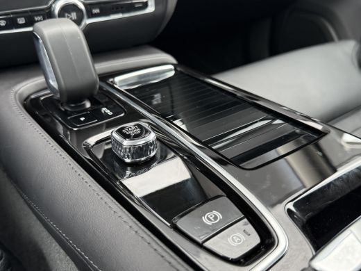 Volvo  S60 Recharge T6 AWD Ultimate Bright | Panoramadak | Stoel en Stuurwiel verwarming | Harman Kardon | H... ActivLease financial lease