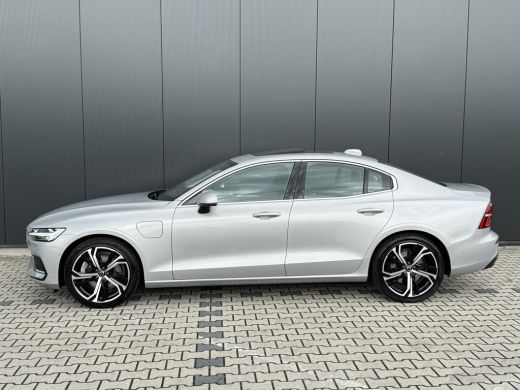 Volvo  S60 Recharge T6 AWD Ultimate Bright | Panoramadak | Stoel en Stuurwiel verwarming | Harman Kardon | H... ActivLease financial lease