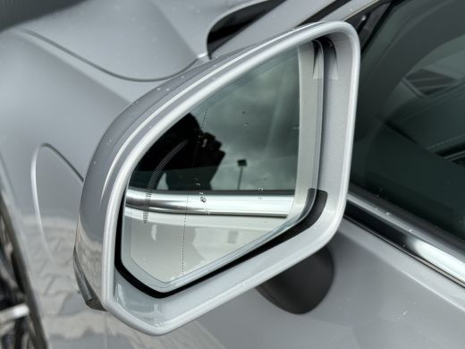Volvo  S60 Recharge T6 AWD Ultimate Bright | Panoramadak | Stoel en Stuurwiel verwarming | Harman Kardon | H... ActivLease financial lease
