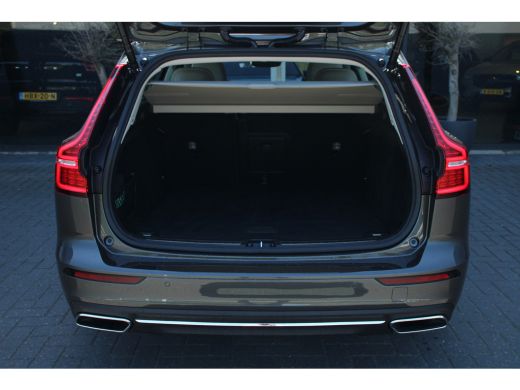 Volvo  V60 B3 Inscription | Adaptive Cruise | Camera | Lighting-Pack | Verwarmbare Voorruit | Trekhaak | BLIS ActivLease financial lease