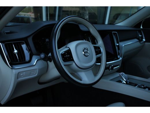 Volvo  V60 B3 Inscription | Adaptive Cruise | Camera | Lighting-Pack | Verwarmbare Voorruit | Trekhaak | BLIS ActivLease financial lease