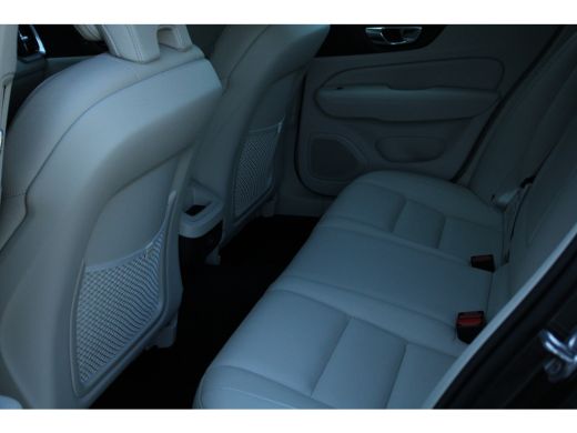 Volvo  V60 B3 Inscription | Adaptive Cruise | Camera | Lighting-Pack | Verwarmbare Voorruit | Trekhaak | BLIS ActivLease financial lease