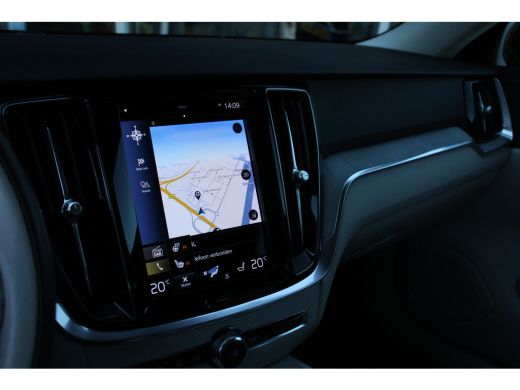 Volvo  V60 B3 Inscription | Adaptive Cruise | Camera | Lighting-Pack | Verwarmbare Voorruit | Trekhaak | BLIS ActivLease financial lease