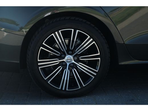 Volvo  V60 B3 Inscription | Adaptive Cruise | Camera | Lighting-Pack | Verwarmbare Voorruit | Trekhaak | BLIS ActivLease financial lease