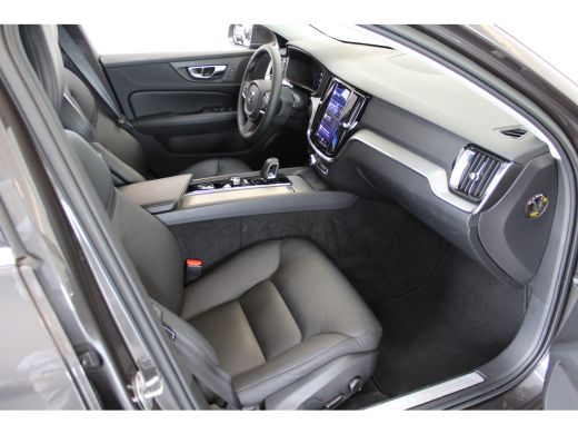 Volvo  V60 B4 197PK Core | Leder | Climate Pack | Trekhaak | Driver Pack ActivLease financial lease