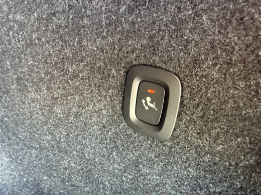 Volvo  XC40 2.0 B4 Plus Dark |Stoel en Stuurwiel verwarming | BLIS | Adaptieve Cruise Control | LED | Trekhaa... ActivLease financial lease