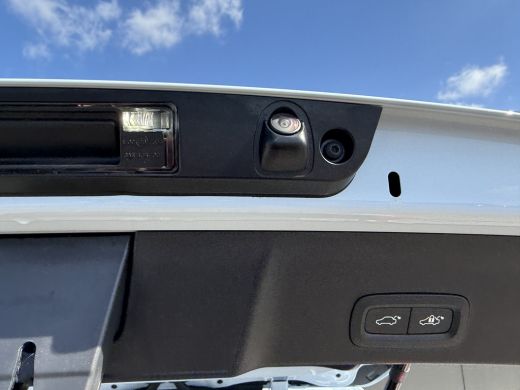 Volvo  XC40 2.0 B4 Plus Dark |Stoel en Stuurwiel verwarming | BLIS | Adaptieve Cruise Control | LED | Trekhaa... ActivLease financial lease