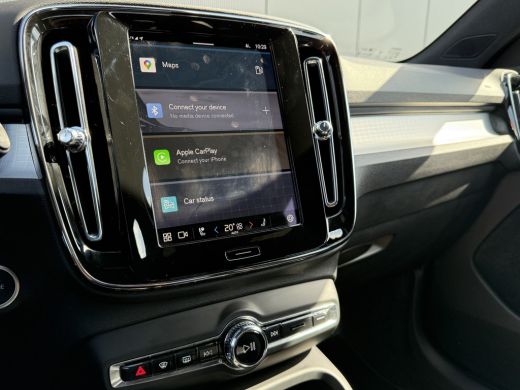 Volvo  XC40 2.0 B4 Plus Dark |Stoel en Stuurwiel verwarming | BLIS | Adaptieve Cruise Control | LED | Trekhaa... ActivLease financial lease