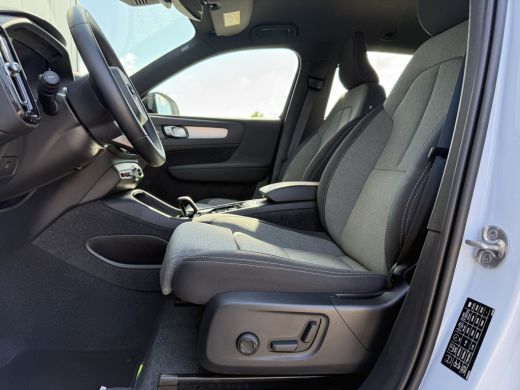 Volvo  XC40 2.0 B4 Plus Dark |Stoel en Stuurwiel verwarming | BLIS | Adaptieve Cruise Control | LED | Trekhaa... ActivLease financial lease