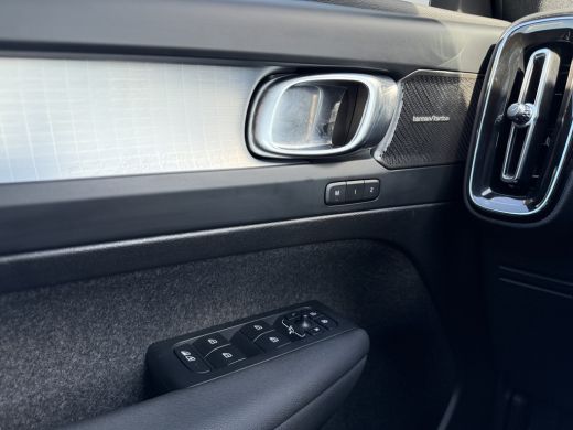 Volvo  XC40 2.0 B4 Plus Dark |Stoel en Stuurwiel verwarming | BLIS | Adaptieve Cruise Control | LED | Trekhaa... ActivLease financial lease