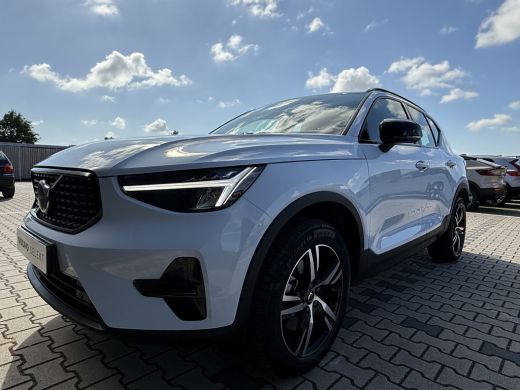 Volvo  XC40 2.0 B4 Plus Dark |Stoel en Stuurwiel verwarming | BLIS | Adaptieve Cruise Control | LED | Trekhaa... ActivLease financial lease