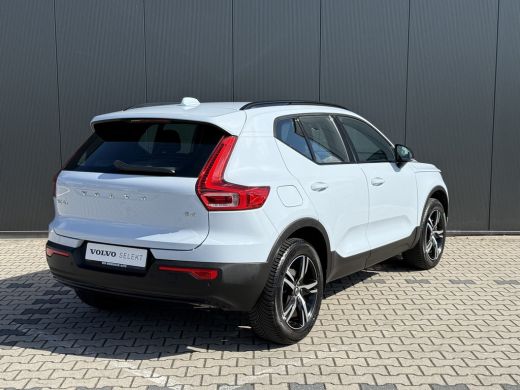Volvo  XC40 2.0 B4 Plus Dark |Stoel en Stuurwiel verwarming | BLIS | Adaptieve Cruise Control | LED | Trekhaa... ActivLease financial lease