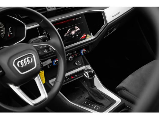 Audi Q3 45 TFSI e Advanced edition | Achteruitrijcamera | Stoelverwarming | Adaptieve Cruise Control | Le... ActivLease financial lease