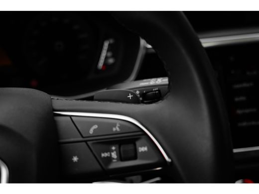 Audi Q3 45 TFSI e Advanced edition | Achteruitrijcamera | Stoelverwarming | Adaptieve Cruise Control | Le... ActivLease financial lease