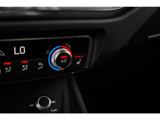 Audi Q3 45 TFSI e Advanced edition | Achteruitrijcamera | Stoelverwarming | Adaptieve Cruise Control | Le... ActivLease financial lease