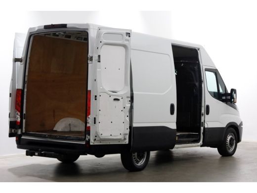 Iveco Daily 35S16 160pk E6 L2H2 HiMatic Automaat Airco/Camera Trekhaak 3500kg 05-2018 ActivLease financial lease