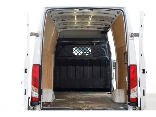 Iveco Daily 35S16 160pk E6 L2H2 HiMatic Automaat Airco/Camera Trekhaak 3500kg 05-2018 ActivLease financial lease