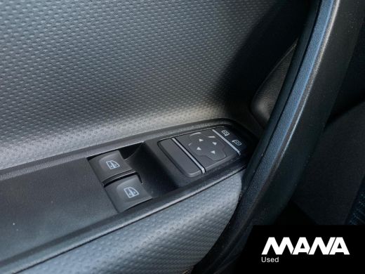 Mercedes Citan 110 Benzine Pro LMV Cruise Camera CarPlay Airco ParkAssist Sensoren NAVI CCV Armleuning Airbag 12... ActivLease financial lease