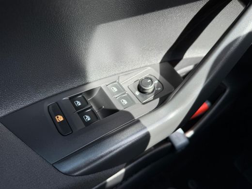 Volkswagen Taigo 1.0 96PK TSI Life | Multimedia Pakket | PDC V+A | Apple Carplay ActivLease financial lease