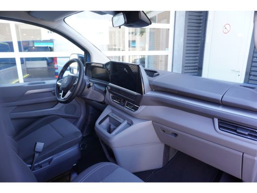 Volkswagen Transporter 2.0 TDI L2H1 28 Bulli 2.0 TDI L2H1 28 Bulli 170 pk Aut., Climatronic, Alarm, Navigatie, LED verli... ActivLease financial lease