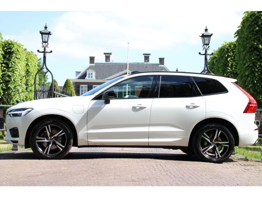 Volvo  XC60 2.0 T8 Twin Engine AWD R-Design LUCHTVERING | PANO DAK | ELEKTR. TREKHAAK | STOELVERWARMING | LED... ActivLease financial lease