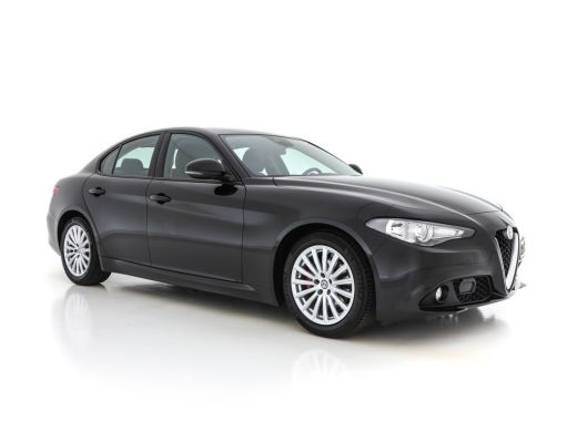 Alfa Romeo Giulia 2.0T Super Black-Line 200 Pk Aut. *NAVI-FULLMAP | 1/2-LEATHER | DAB | ECC | PDC | CRUISE | COMFOR... Alfa Romeo Giulia 2.0T Super Black-Line 200 Pk Aut. *NAVI-FULLMAP | 1/2-LEATHER | DAB | ECC | PDC | CRUISE | COMFOR...