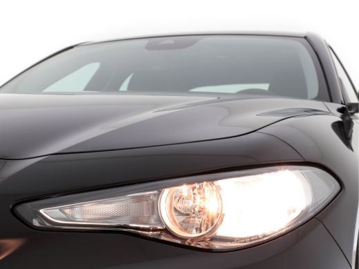 Alfa Romeo Giulia 2.0T Super Black-Line 200 Pk Aut. *NAVI-FULLMAP | 1/2-LEATHER | DAB | ECC | PDC | CRUISE | COMFOR... ActivLease financial lease