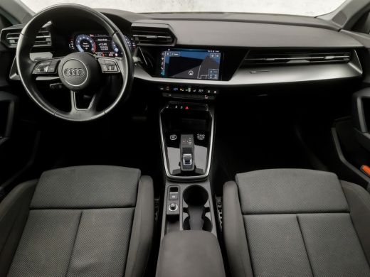Audi A3 Sportback 30 TFSI Sportline Automaat (APPLE CARPLAY, GROOT NAVI, CLIMATE, GETINT GLAS, SPORTSTOEL... ActivLease financial lease