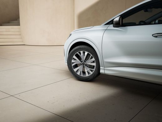 Audi Q4 e-tron 45 quattro Advanced edition 82 kWh ActivLease financial lease