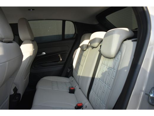 Fiat 600 1.2 Hybrid La Prima 100pk Automaat | Vol-Leder | Massage | Elektr. Achterklep | Achteruitrijcamer... ActivLease financial lease