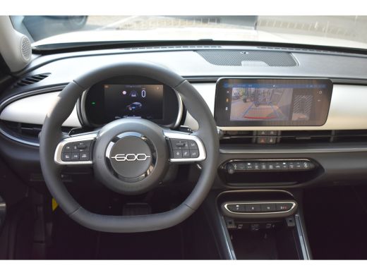 Fiat 600 1.2 Hybrid La Prima 100pk Automaat | Vol-Leder | Massage | Elektr. Achterklep | Achteruitrijcamer... ActivLease financial lease