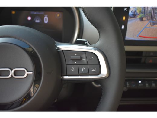 Fiat 600 1.2 Hybrid La Prima 100pk Automaat | Vol-Leder | Massage | Elektr. Achterklep | Achteruitrijcamer... ActivLease financial lease