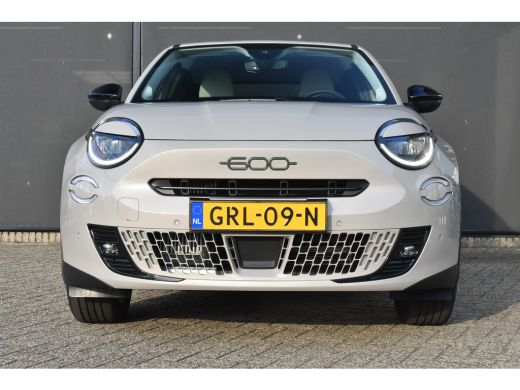 Fiat 600 1.2 Hybrid La Prima 100pk Automaat | Vol-Leder | Massage | Elektr. Achterklep | Achteruitrijcamer... ActivLease financial lease