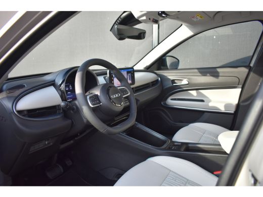 Fiat 600 1.2 Hybrid La Prima 100pk Automaat | Vol-Leder | Massage | Elektr. Achterklep | Achteruitrijcamer... ActivLease financial lease