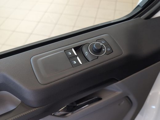 Ford E-Transit Custom 340 L2H1 Sport 65 kWh ActivLease financial lease