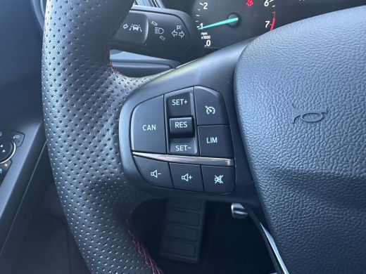 Ford Focus 1.0 125PK ST Line | STOEL-, STUUR- EN VOORRUITVERWARMING| NAVIGATIE| PARKEERSENSOREN V+A| CRUISE ... ActivLease financial lease
