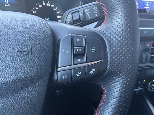 Ford Focus 1.0 125PK ST Line | STOEL-, STUUR- EN VOORRUITVERWARMING| NAVIGATIE| PARKEERSENSOREN V+A| CRUISE ... ActivLease financial lease