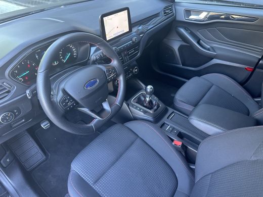 Ford Focus 1.0 125PK ST Line | STOEL-, STUUR- EN VOORRUITVERWARMING| NAVIGATIE| PARKEERSENSOREN V+A| CRUISE ... ActivLease financial lease