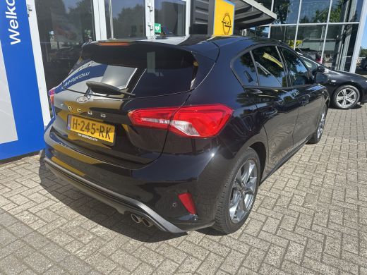 Ford Focus 1.0 125PK ST Line | STOEL-, STUUR- EN VOORRUITVERWARMING| NAVIGATIE| PARKEERSENSOREN V+A| CRUISE ... ActivLease financial lease