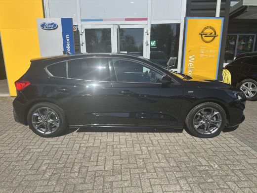 Ford Focus 1.0 125PK ST Line | STOEL-, STUUR- EN VOORRUITVERWARMING| NAVIGATIE| PARKEERSENSOREN V+A| CRUISE ... ActivLease financial lease