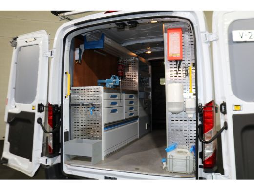 Ford Transit 2.0 TDci 130pk L2 H2 Airco Imperiaal Trap Trekhaak (2.8T) Inrichting ActivLease financial lease