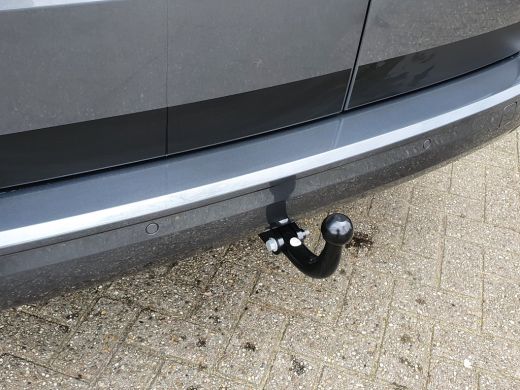 Ford Transit Connect 1.5 EcoB PHEV Plug-in Hybride L2 Limited Trekhaak | Camera ActivLease financial lease