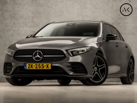 Mercedes-Benz A-Klasse 180 AMG Sport Night Upgrade Automaat (APPLE CARPLAY, GROOT NAVI, CAMERA, LEDER/ALCANTARA, DIAMOND... Mercedes-Benz A-Klasse 180 AMG Sport Night Upgrade Automaat (APPLE CARPLAY, GROOT NAVI, CAMERA, LEDER/ALCANTARA, DIAMOND...