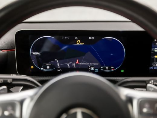 Mercedes-Benz A-Klasse 180 AMG Sport Night Upgrade Automaat (APPLE CARPLAY, GROOT NAVI, CAMERA, LEDER/ALCANTARA, DIAMOND... ActivLease financial lease
