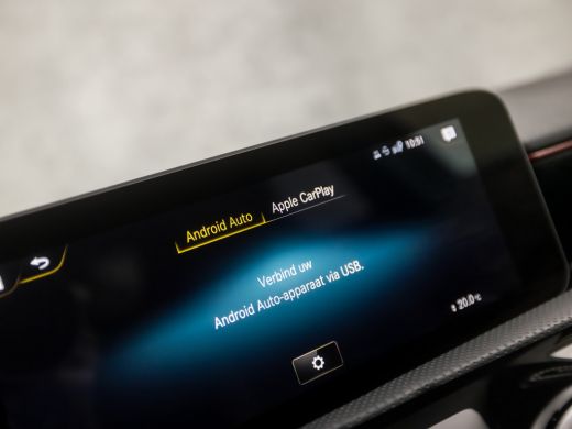 Mercedes-Benz A-Klasse 180 AMG Sport Night Upgrade Automaat (APPLE CARPLAY, GROOT NAVI, CAMERA, LEDER/ALCANTARA, DIAMOND... ActivLease financial lease