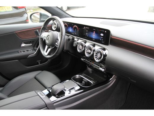 Mercedes A-Klasse 250 e Widescreen Incl 12 Mnd BOVAG Garantie ActivLease financial lease