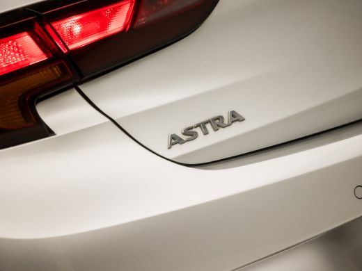 Opel Astra 1.2 Edition (APPLE CARPLAY, NAVIGATIE, MATRIX LED KOPLAMPEN, CAMERA, SPORTSTOELEN, LM VELGEN, PAR... ActivLease financial lease