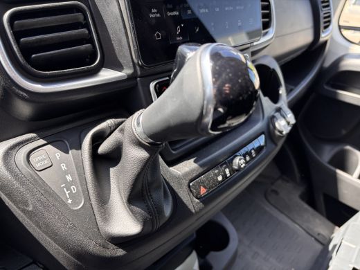 Peugeot Boxer 2.2 BlueHDi 140 S&S L2H2 3.5t | BPM VRIJ | AUTOMAAT | LAADRUIMTE INGERICHT | | 2 zitplaatsen rech... ActivLease financial lease